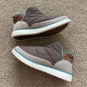 LL Bean Quilted Slip-On Puffer Sneakers in Gray with Teal Trim LIKE NEW!